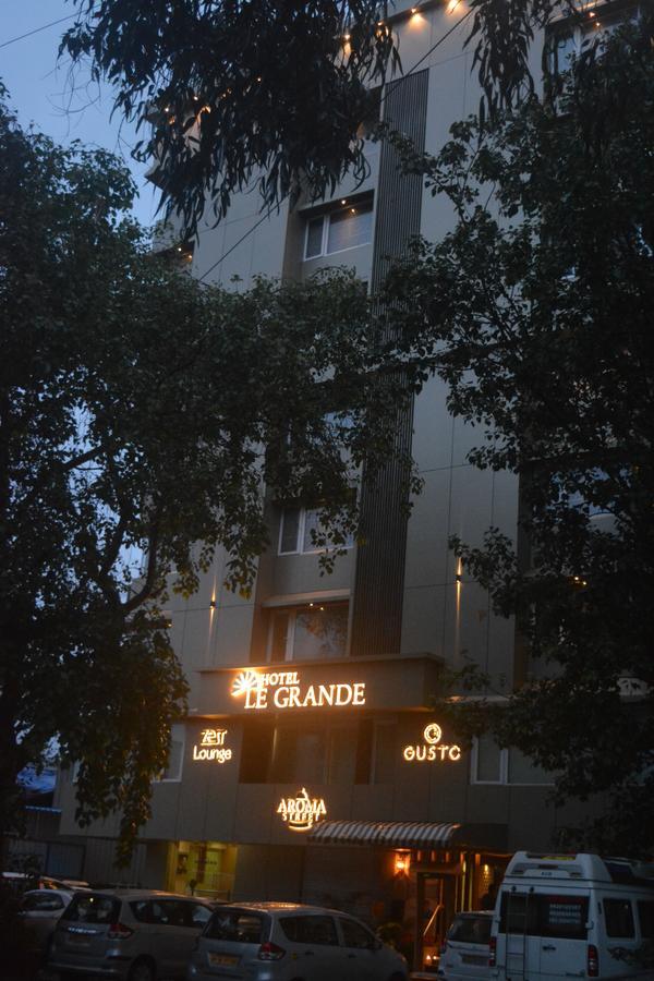 Hotel Le Grande - Mumbai International Airport Exterior photo